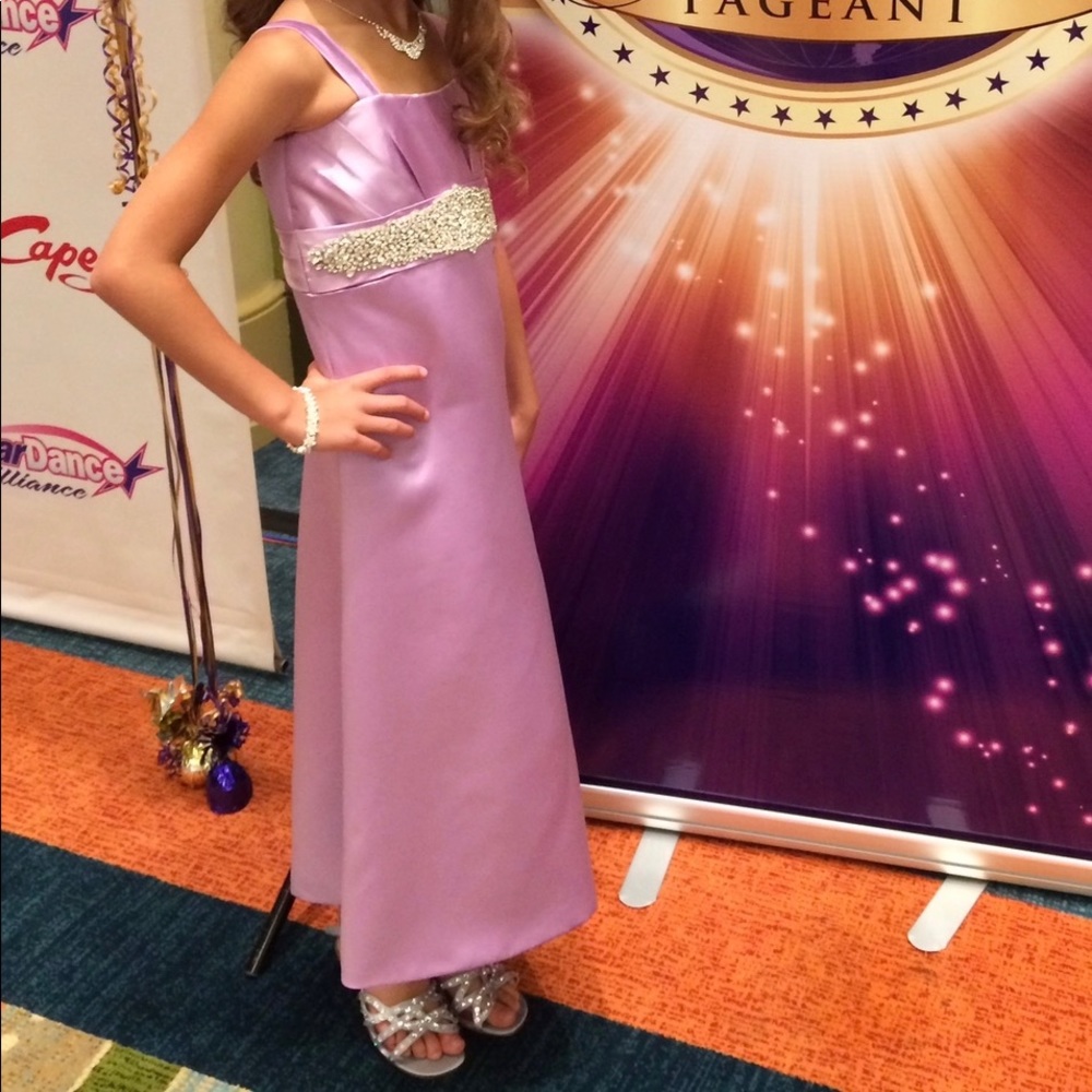 Size 8 Lavender Girl’s formal gown